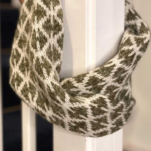 Aase Infinity Scarf