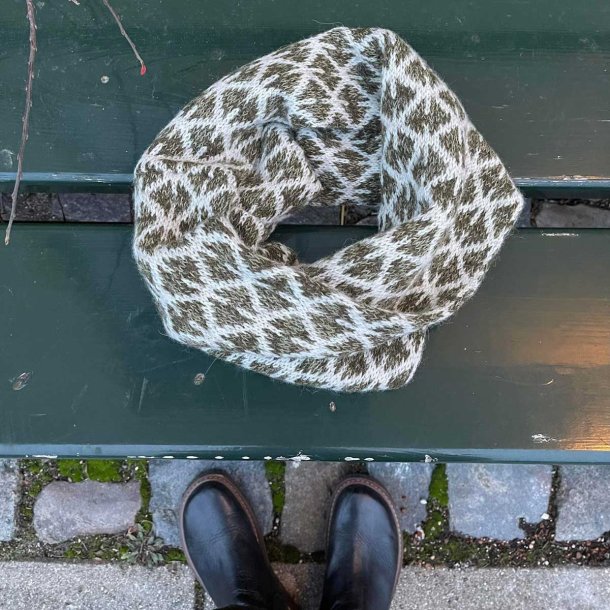 Aase Infinity Scarf