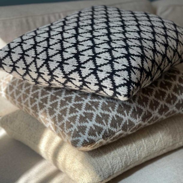 Aase Pillow