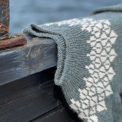 �R� Sweater Junior