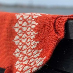 �R� Sweater Junior