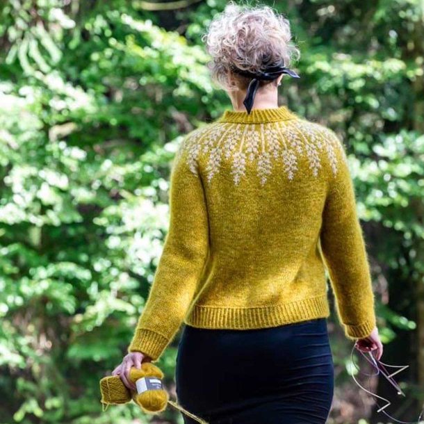 LUPIN Sweater