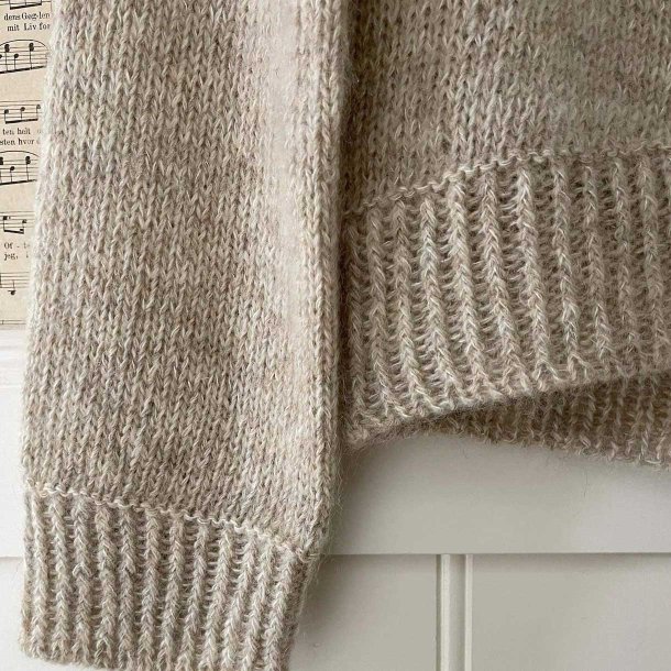 LUPIN Sweater