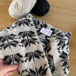 P�lstjarna Scarf