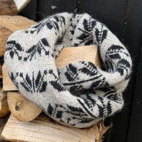 P�lstjarna Scarf