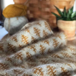 Prisme Infinity Scarf