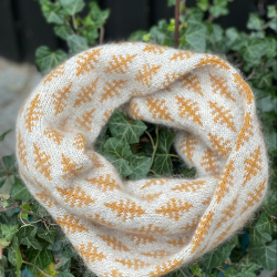 Prisme Infinity Scarf